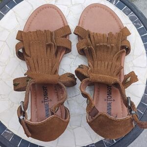 Minnetonka women's leather fringe sandals size 7